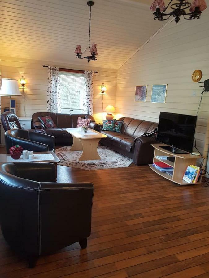 Lyngsalpan Cruise Lodge - Rodtinden Nord-Lenangen 외부 사진